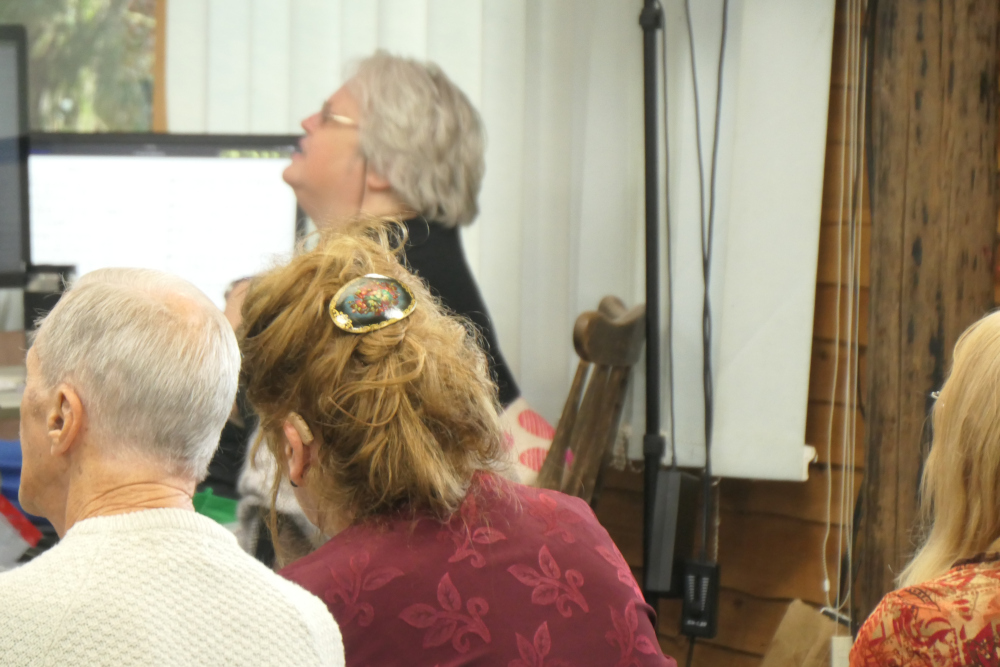 P1022528w SundayMeeting