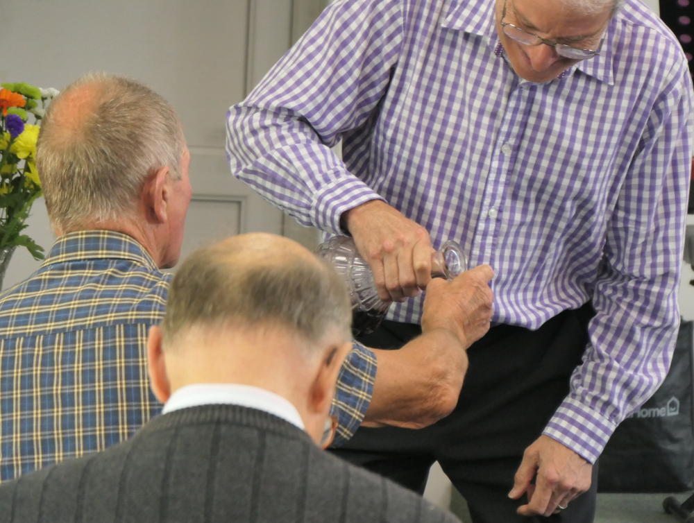 P1022542w SundayMeeting