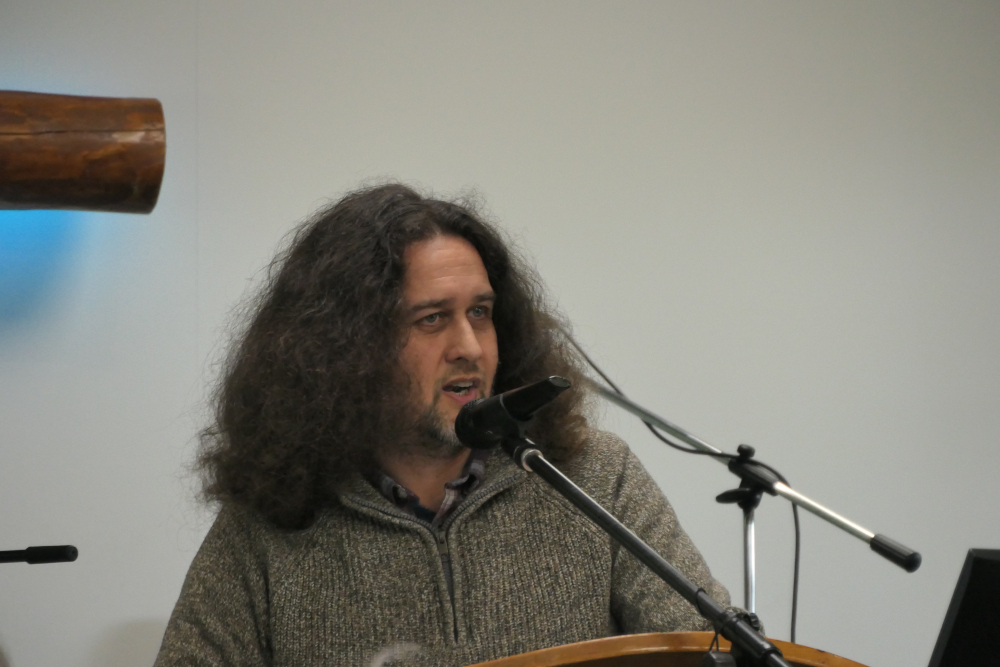 P1022543w SundayMeeting